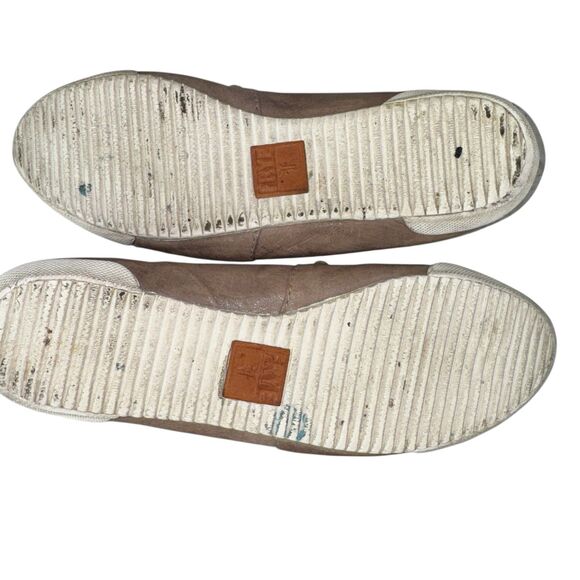 Frye Melanie T Strap Camel Gray Buffed Nubuck Leather Flat, Size 7.5 - Picture 11 of 11